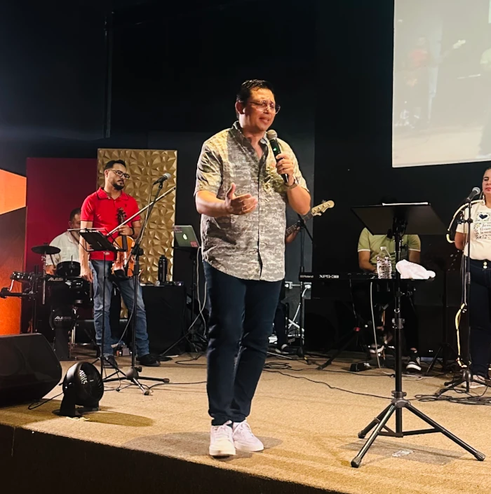 Pastor Andrés Angulo